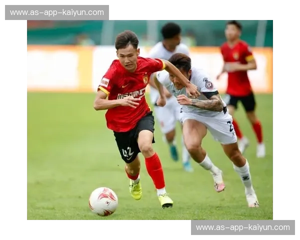 中甲赛事新闻：逐梦绿茵，冲刺荣耀